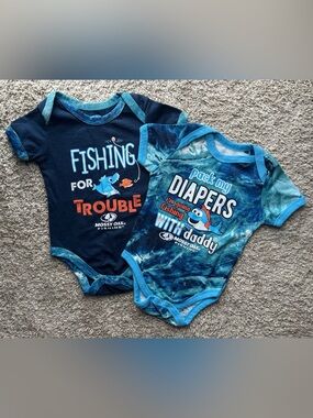 Mossy Oak Fishing Baby Bodysuit Bundle 6-9M Fishing for Trouble Daddy Outfit